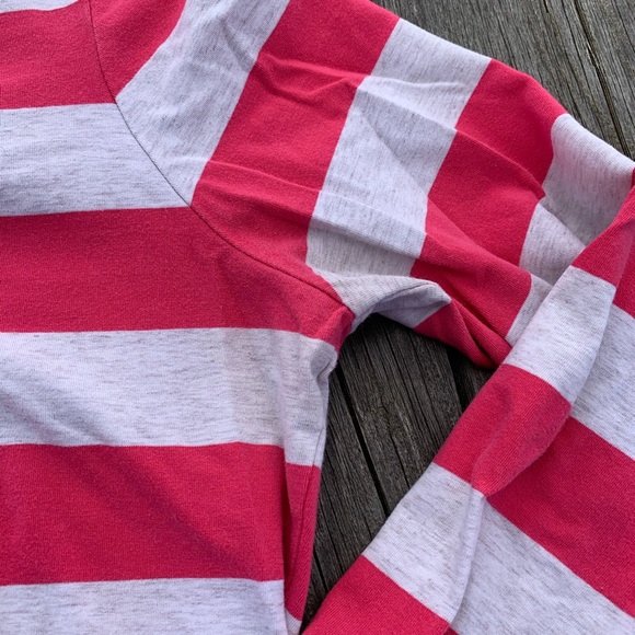 👍 FREE with purchase Gap top - Picture 3 of 4